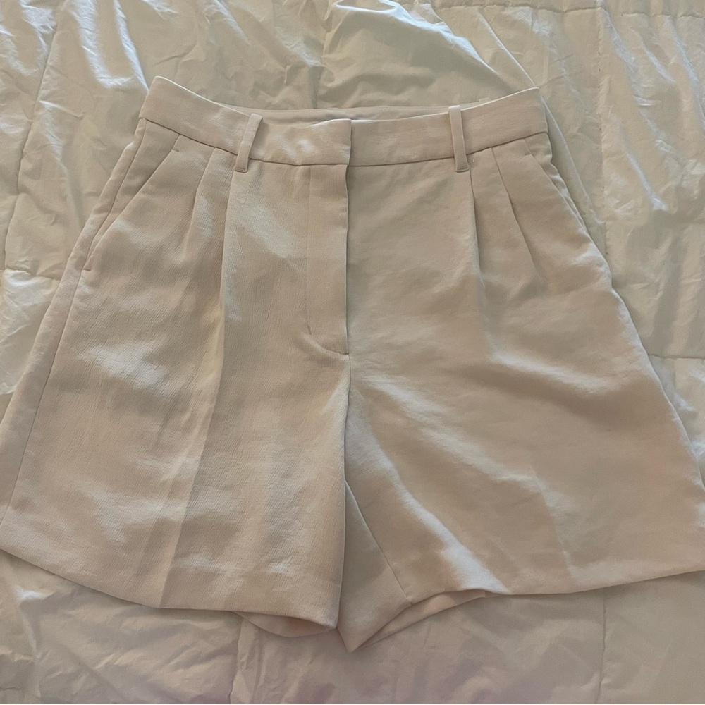 Aritzia Wilfred Effortless Shorts 5”